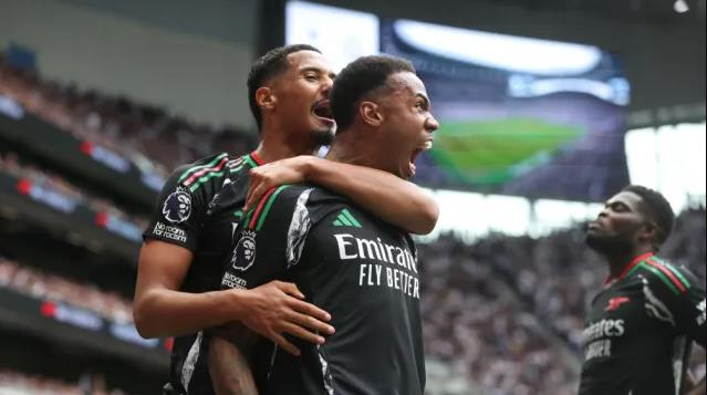 Alan Shearer ca ngoi William Saliba va Gabriel Magalhaes